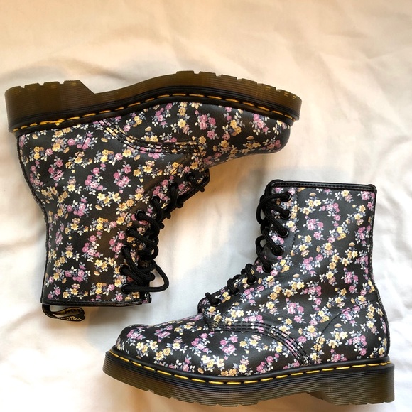 Dr. Martens Shoes - Dr. Martens 1460 Original Women’s Floral Boots